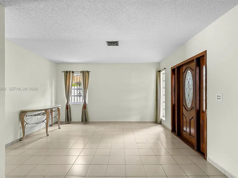 13 SW 97th Pl — Photo 4