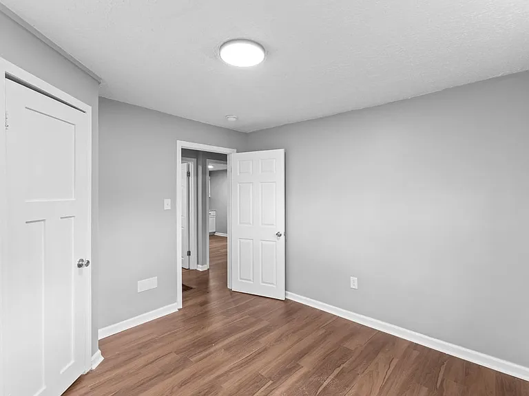 2707 Woodland Ave — Photo 12