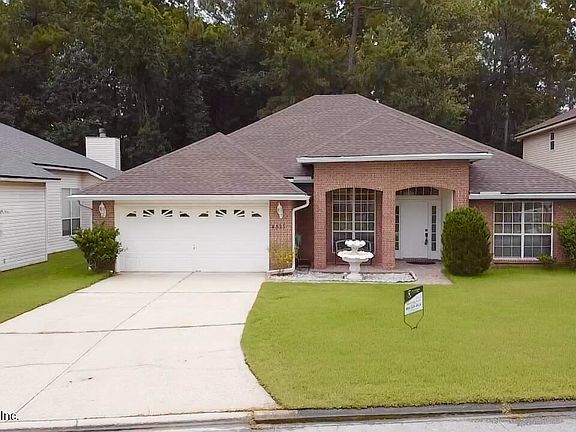 3rd image of 4527 Summer Walk Ct