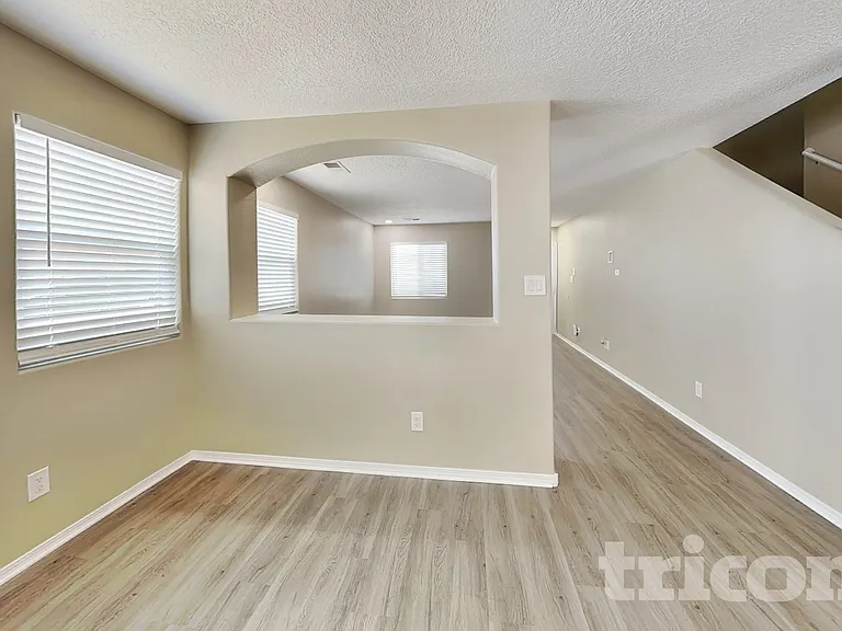 6407 Black Hawk Dr NE — Photo 2