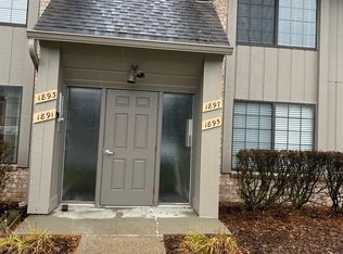 1897 Meadow Dale Ct, Rochester, MI 48309