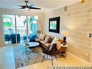 815 NW Flagler Ave — Photo 3