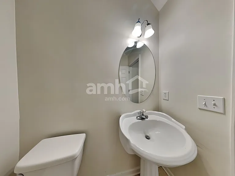 35 Hampton Pl — Photo 12