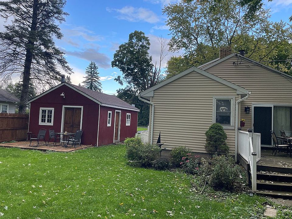 2nd image of 695 School St