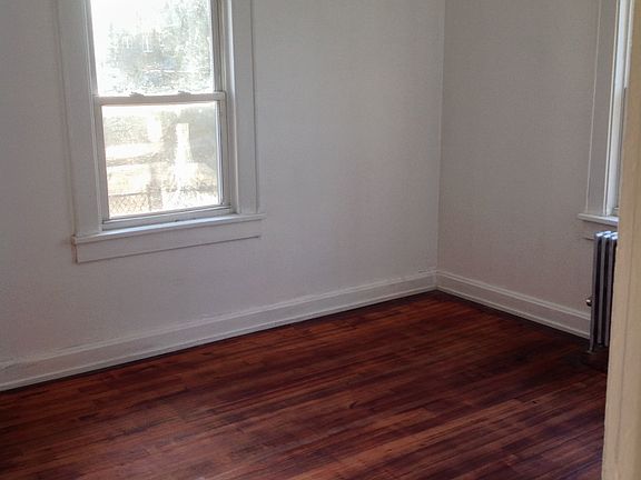 5th image of 309 Sanford Ave #1