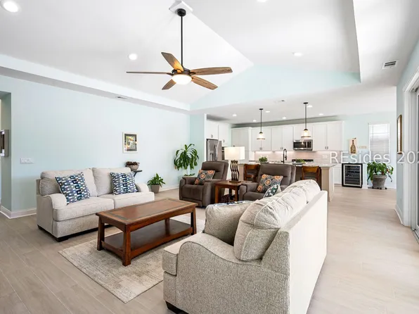 776 Saint Somewhere Dr, Hardeeville, SC 29927