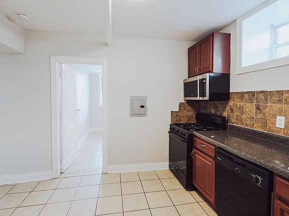 3rd image of 863 Pavonia Ave #B13