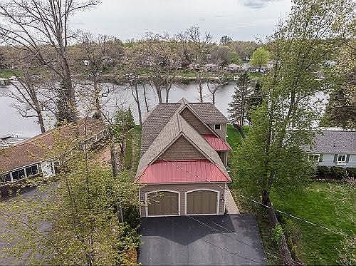 2nd image of 8695 Sherwood Dr