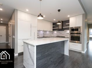 3911 Cates Landing Way #403, North Vancouver, BC V7G 0A6