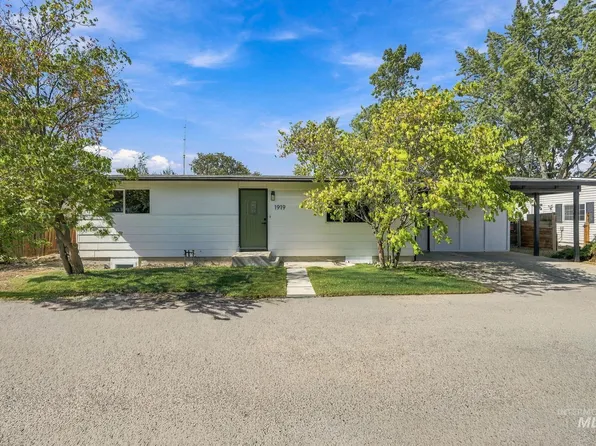 1919 S Penninger Dr, Boise, ID 83709