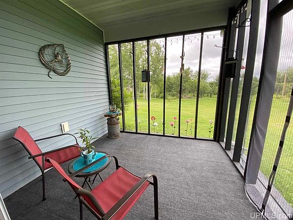 3rd image of 46655 Erickson Dr