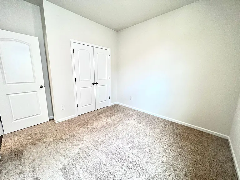 5010 Markfield Ln — Photo 5