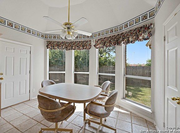 3rd image of 5222 Newcastle Ln