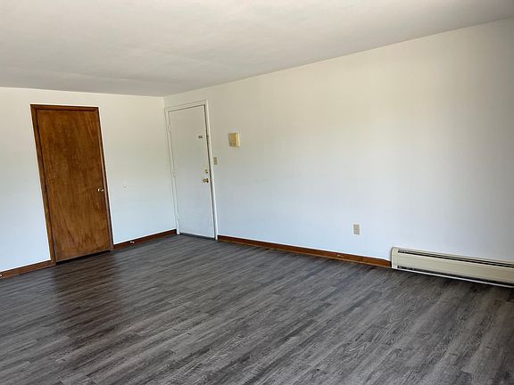 3rd image of 460 Oak Run Dr APT 10
