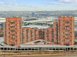 416 Harmon Cove Tower #416, Secaucus, NJ 07094