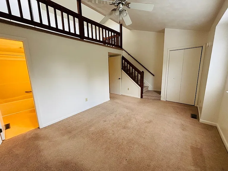 253 Fairfax Rd — Photo 16