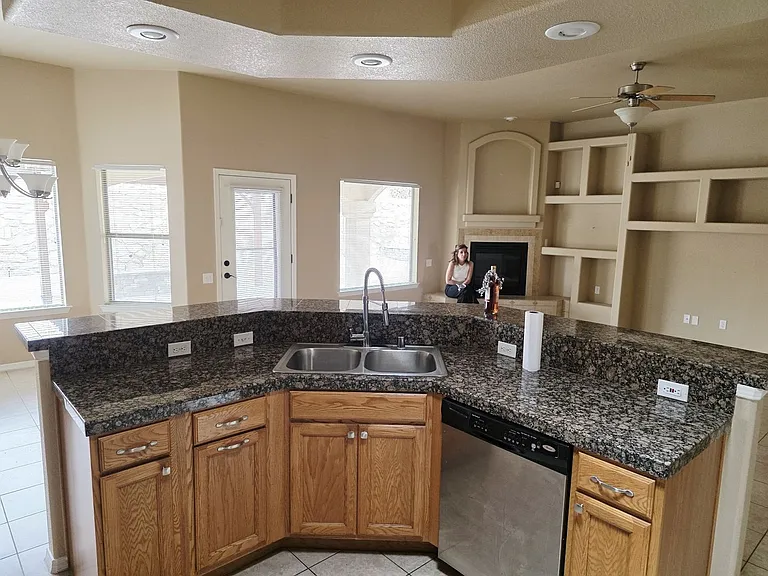 5705 Ireland Dr — Photo 6