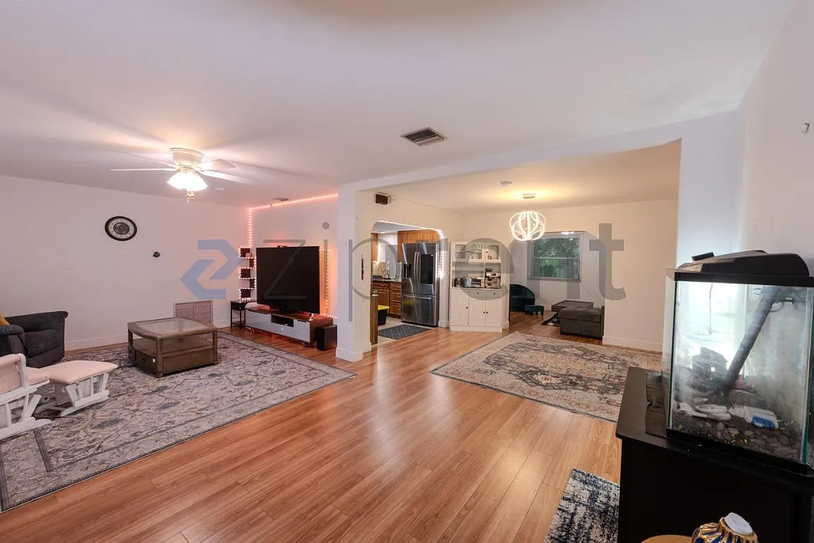 3 bed, 1734 sqft, $3,550 — Photo 3
