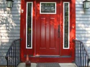 105 Turkey Hill Rd, Northampton, MA 01062