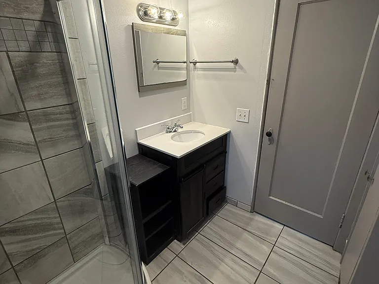 2542 Elm Ave — Photo 9