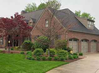 3425 Meadow Hill Dr, South Bend, IN 46614