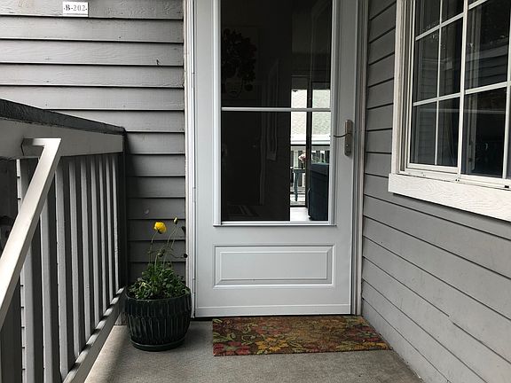 2nd image of 17112 44th Avenue W #B-202