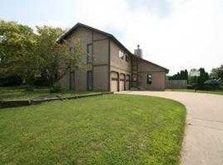 516 San Carlos Rd, Minooka, IL 60447