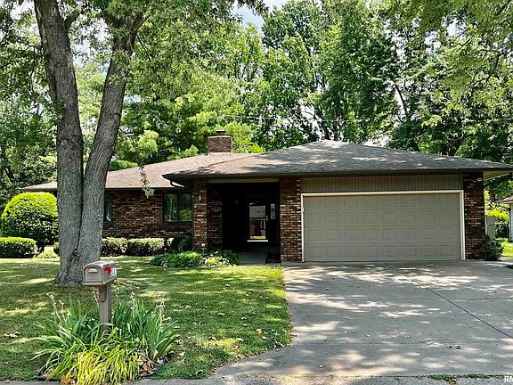 4th image of 211 S Canterbury Dr