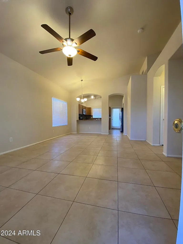 3 bed, 1264 sqft, $1,600 — Photo 4