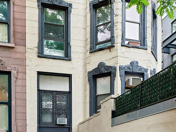 2nd image of 1023 N Dearborn St APT 2F
