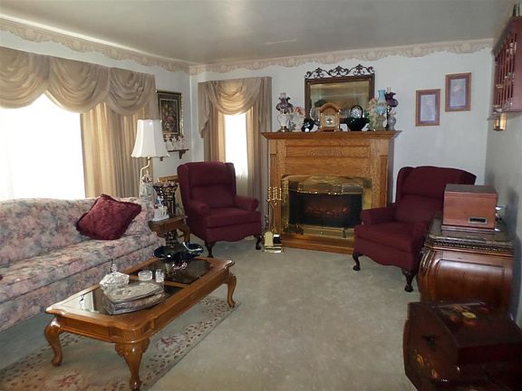 5th image of 621 E 2nd Ave