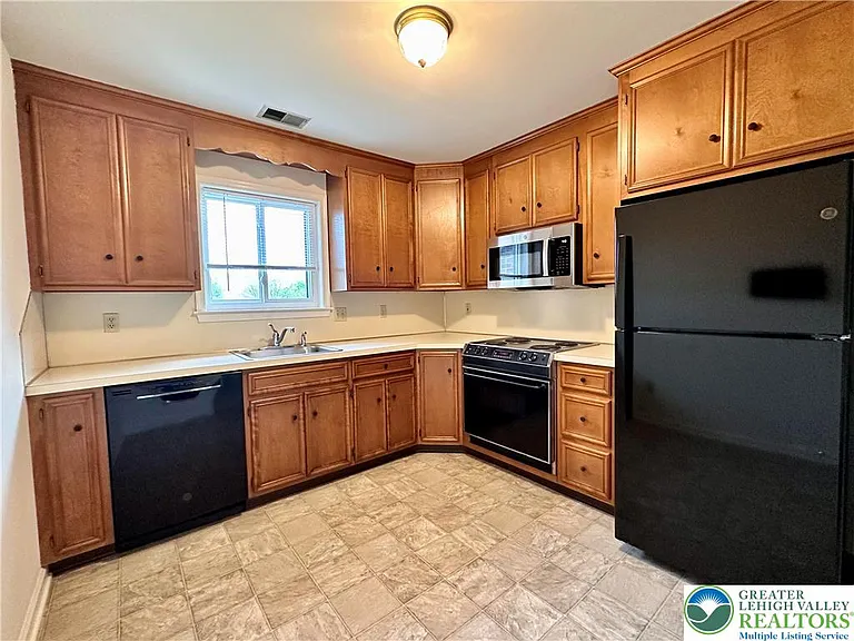 938 Cold Spring Rd #11 — Photo 6