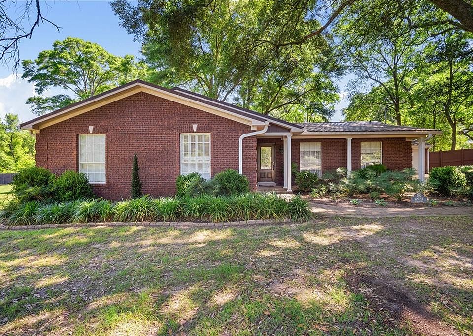 1st image of 6923 Floyd Pl