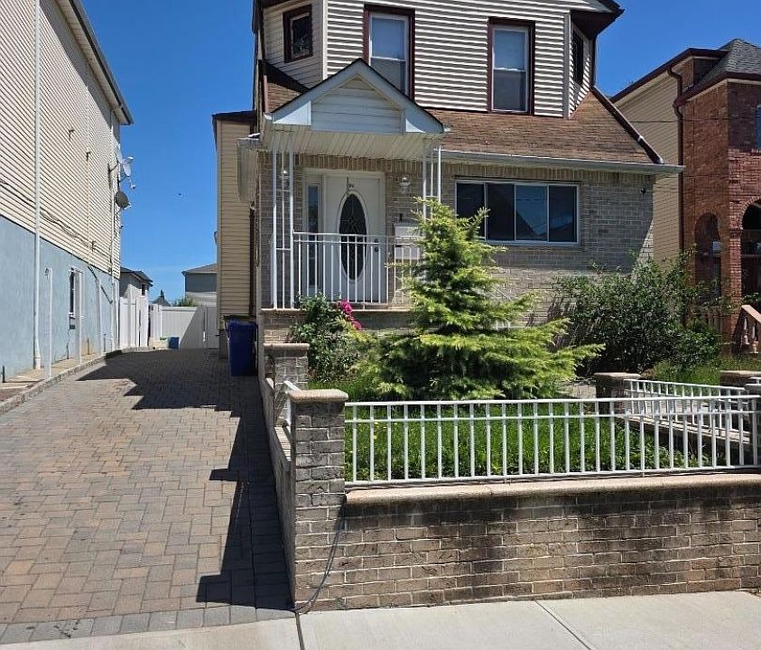 1st image of 929 Adams Ave