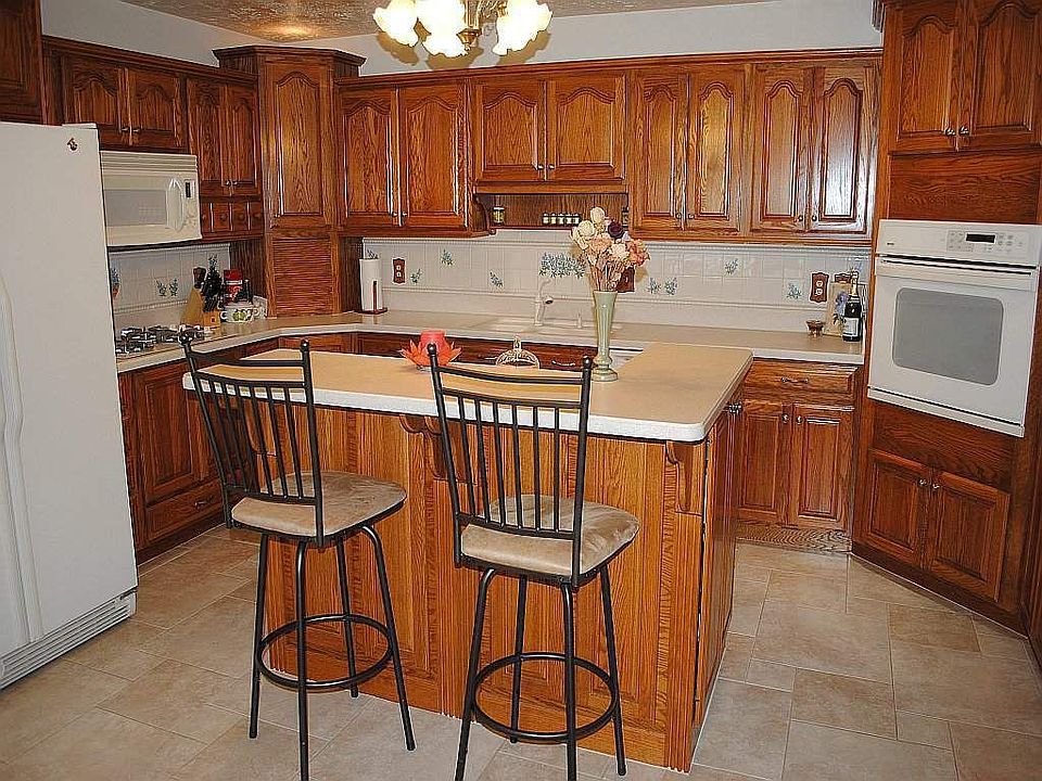 2nd image of 10019 Leamington Dr