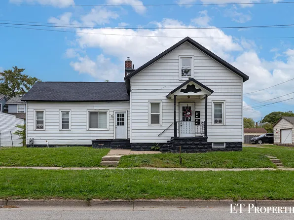 1465 Barclay St, Muskegon, MI 49441