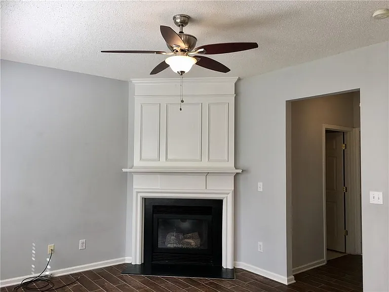 6004 Falling Water Ct — Photo 12