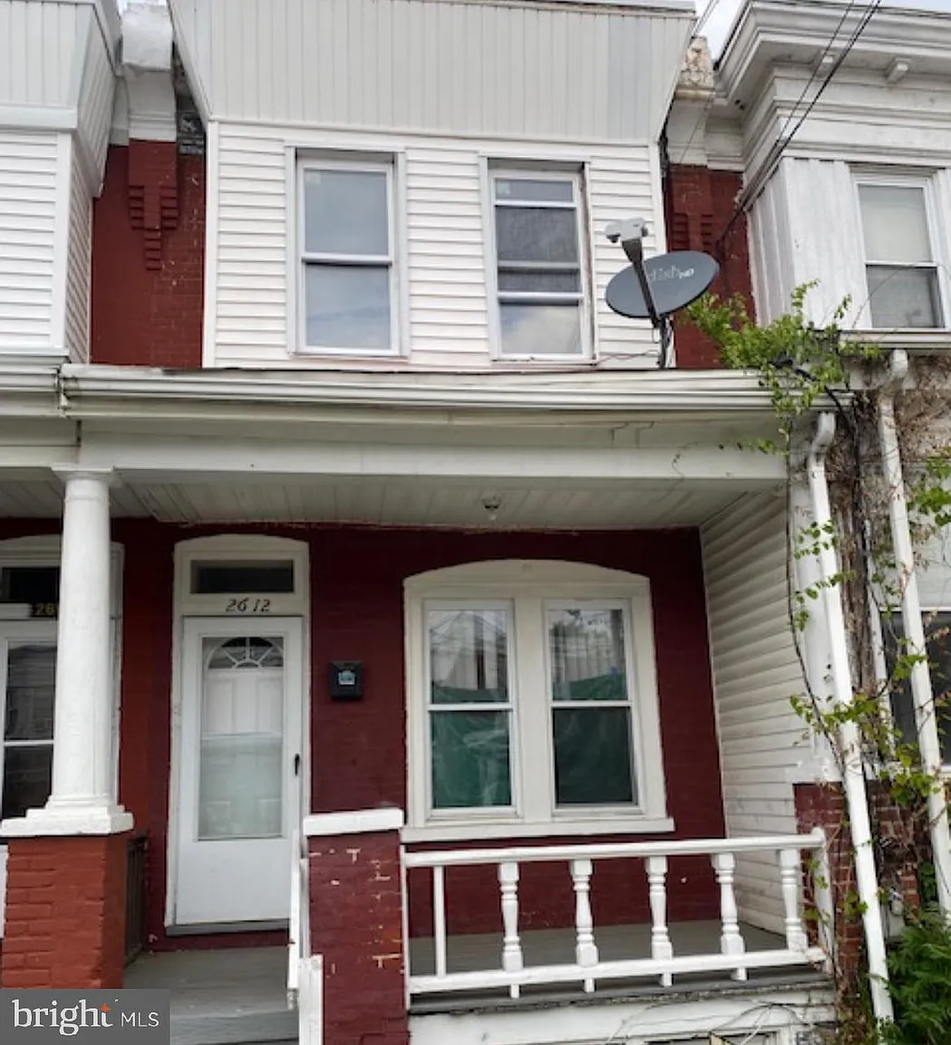 2612 W 7th St photo 1