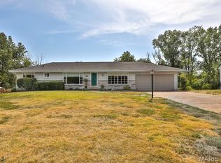 11012 Valdamere Dr, Saint Louis, MO 63126