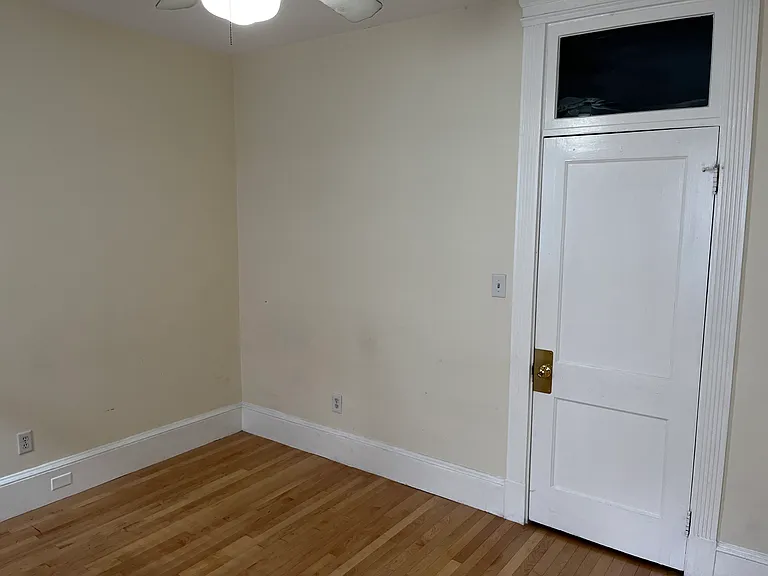 12 Royce Rd #4 — Photo 11