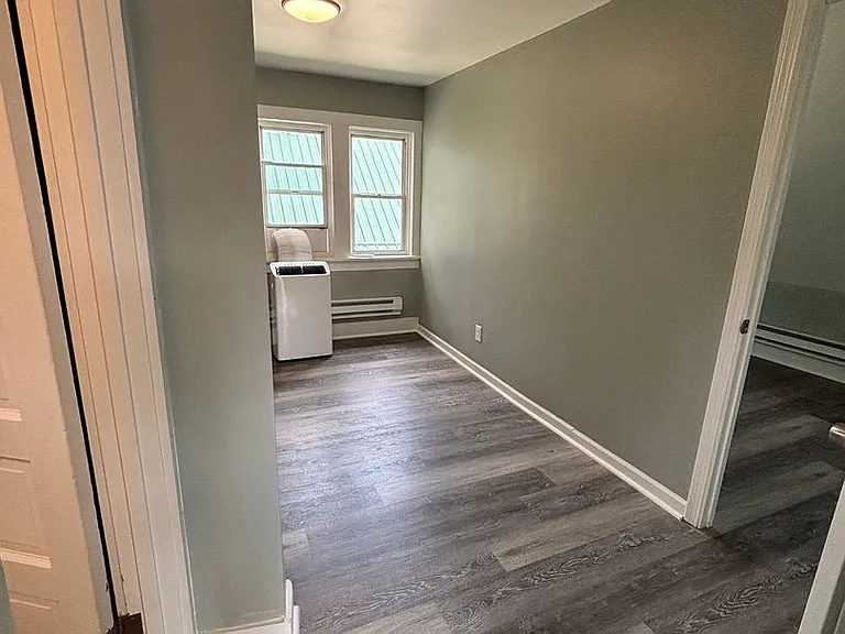 208 Town St — Photo 7