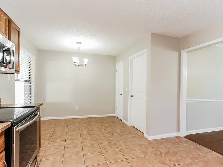 11690 Cherry Bark Dr W — Photo 8
