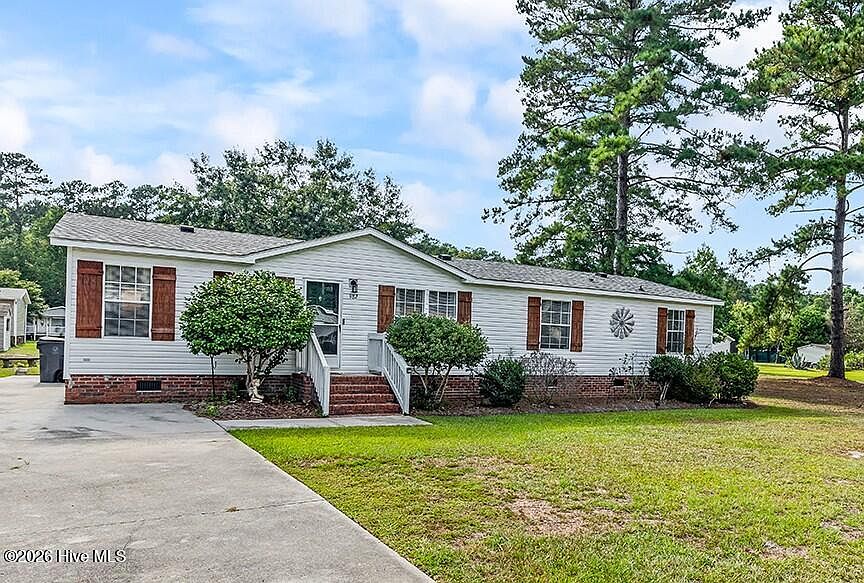 1st image of 982 Waterview Lane SW
