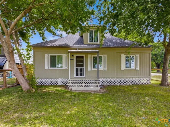502 W Houston Ave, Seadrift, TX 77983