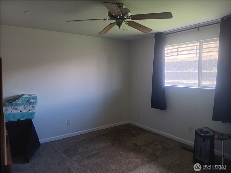 4th image of 260 Adobe Way