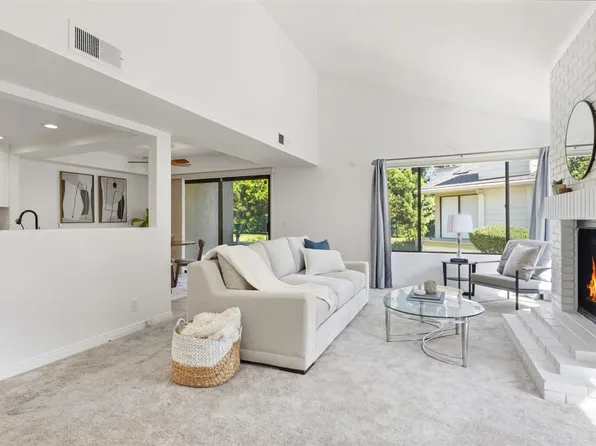 10304 Crosscreek Ter, San Diego, CA 92131