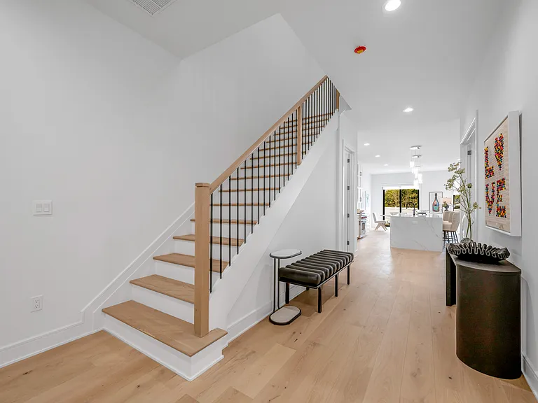 9 Feldman Ct — Photo 31