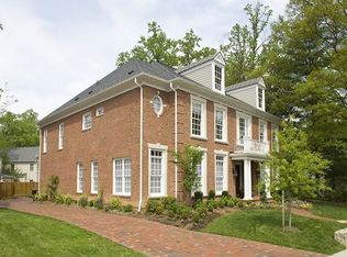 3911 Lorcom Ln, Arlington, VA 22207