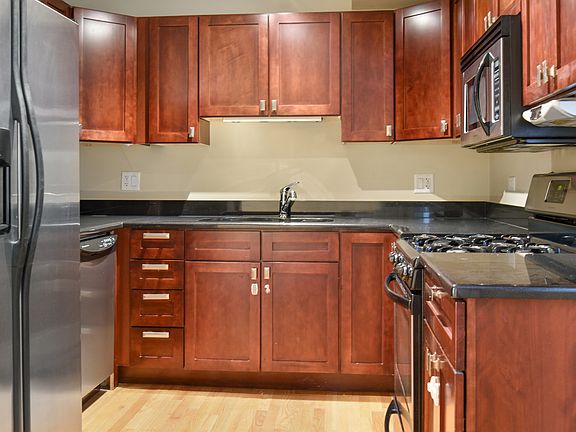 2nd image of 715 Seward St APT 1N