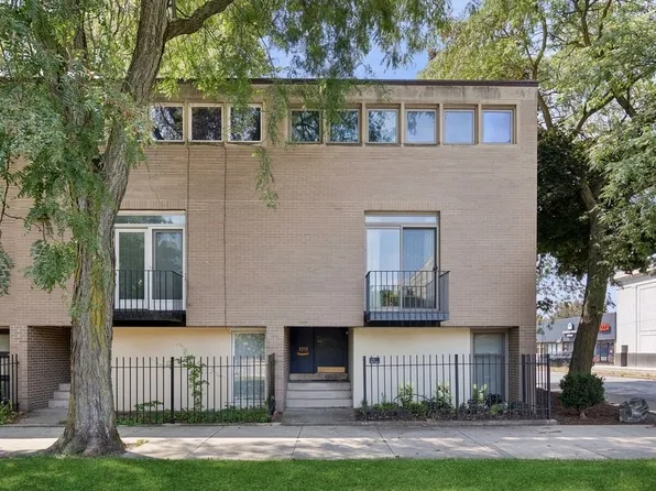 1351 E 55th Pl, Chicago, IL 60637